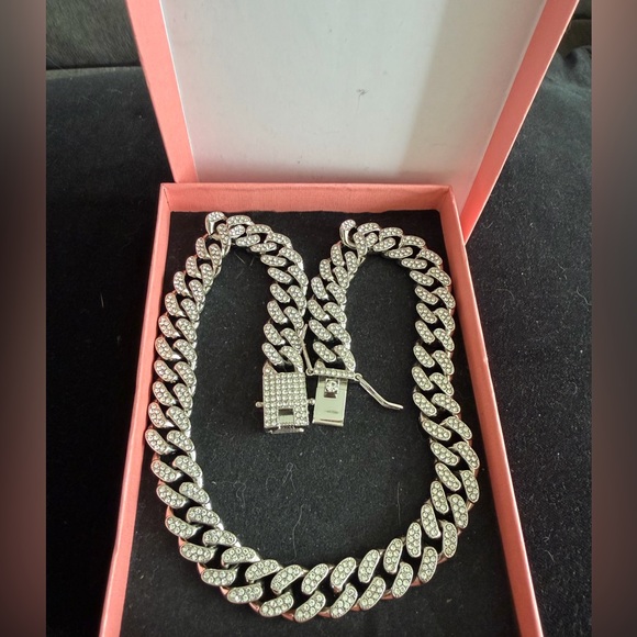 Valentine Rouge Silver Necklace - Picture 2 of 4